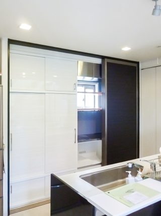 収納力抜群！大容量のオーダー食器棚｜施工事例｜群馬県高崎市｜戸建て